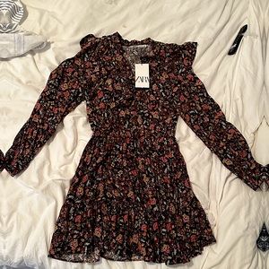 Long sleeve floral dress size small